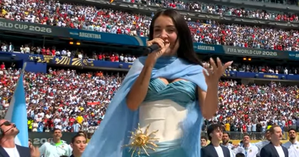 María Becerra emocionó al cantar el himno argentino en la final del Mundial