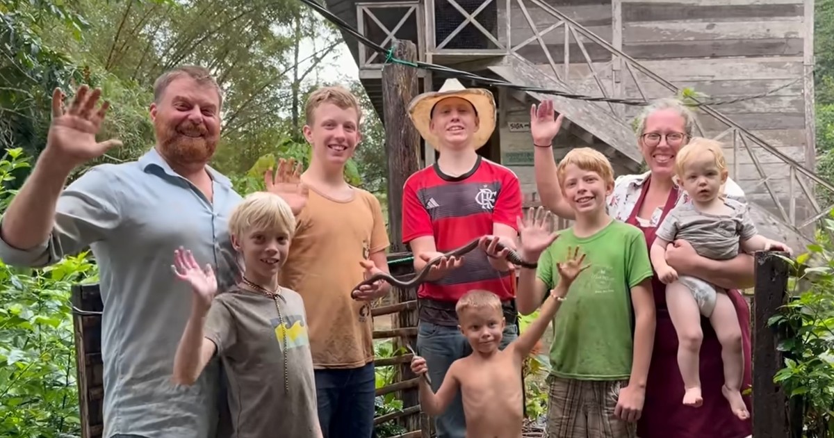 Familia deja EE.UU. para criar a sus 6 hijos en la selva ecuatoriana