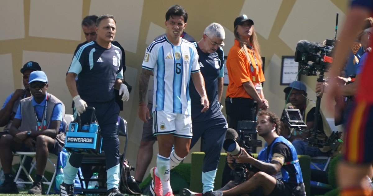 Lisandro Martínez se lesionó y Argentina realizó un cambio obligado en el primer tiempo