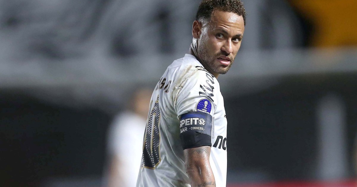 Neymar, expulsado temporalmente por la nueva regla antidemoras en la goleada de Santos