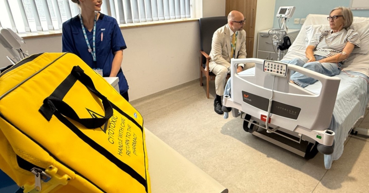 Hito médico: aplican por primera vez una vacuna personalizada a una paciente con cáncer de pulmón