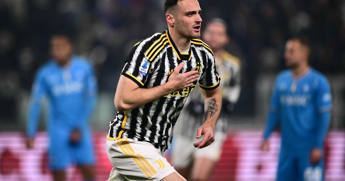 Un hincha resbaló, chocó contra un jugador de la Juventus y le provocó una lesión