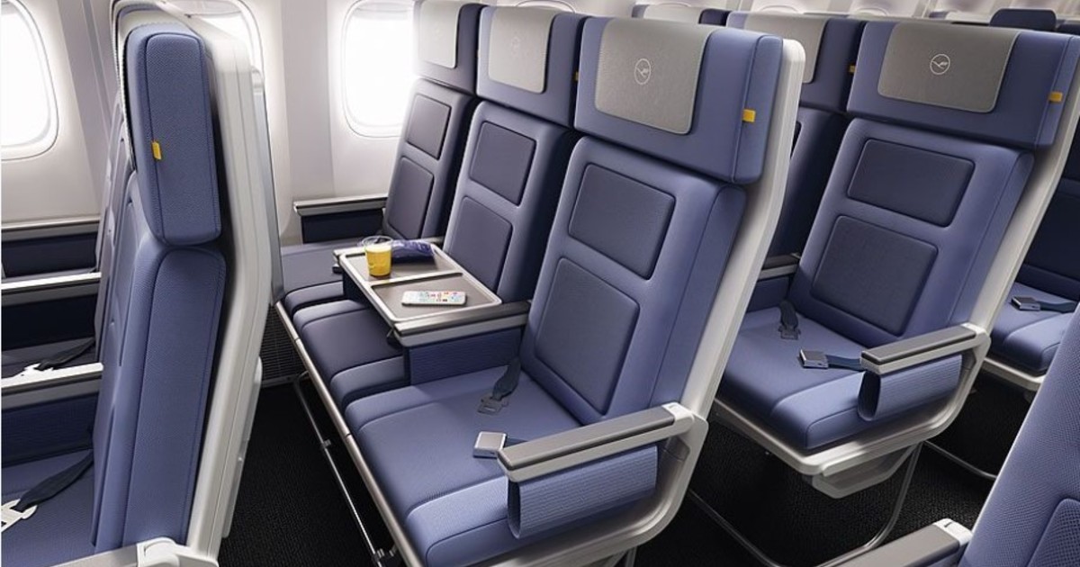 Volar con más espacio: aerolínea lanza asientos con lugar vacío en el medio