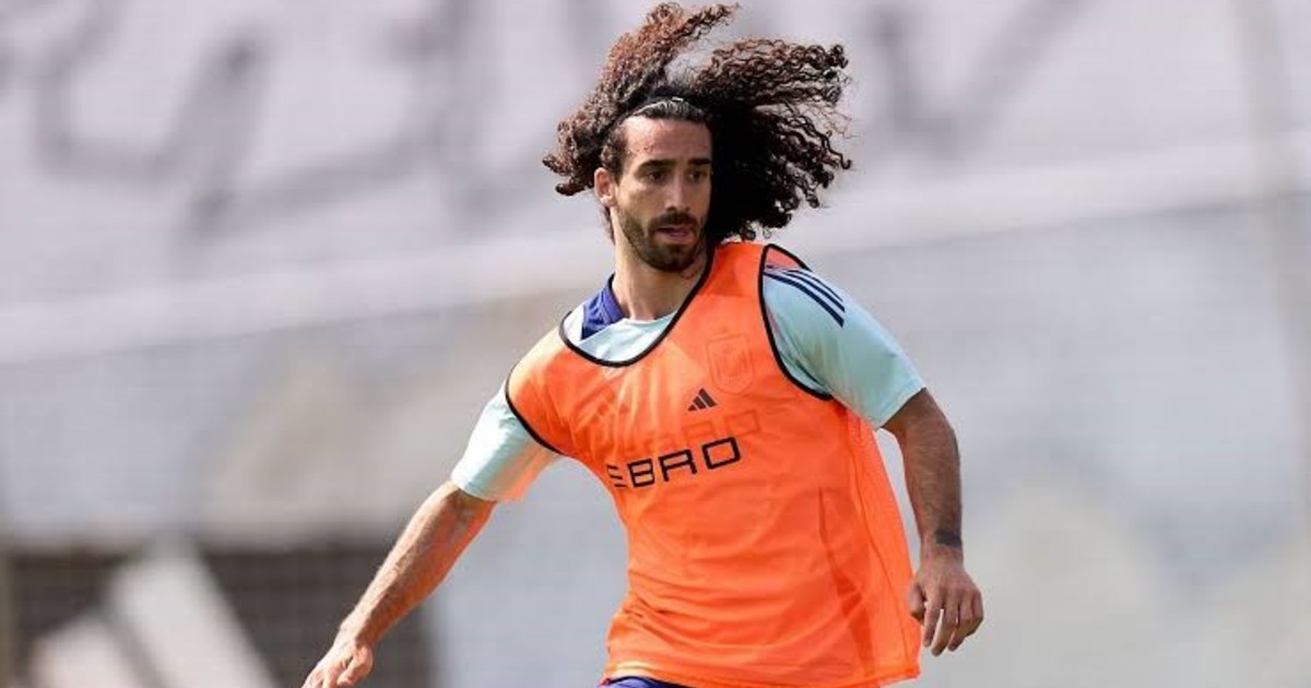 Cucurella y el colegio: la carrera que quedó en el banco de suplentes