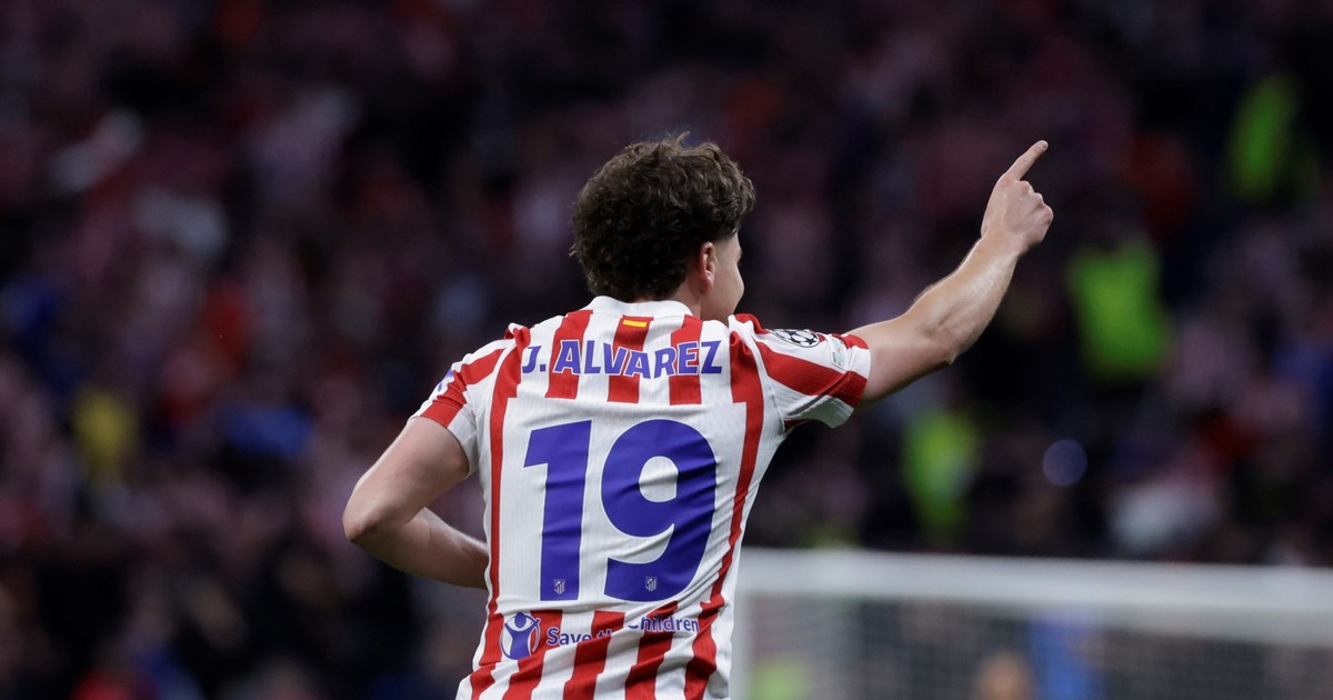 Julián Álvarez ya tiene fecha para volver al Atlético: la novela del mercado sigue abierta